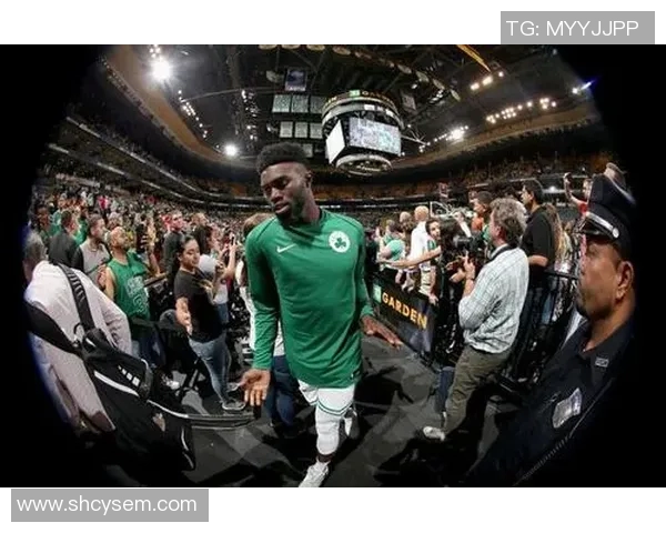 杰伦布朗如何在NBA赛场上展现领导力与全面技能的完美结合