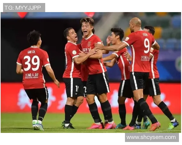 朗斯与索肖比赛因天气原因延迟进行球迷期待新赛程安排